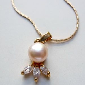 Miguela white pearl pendant and chain